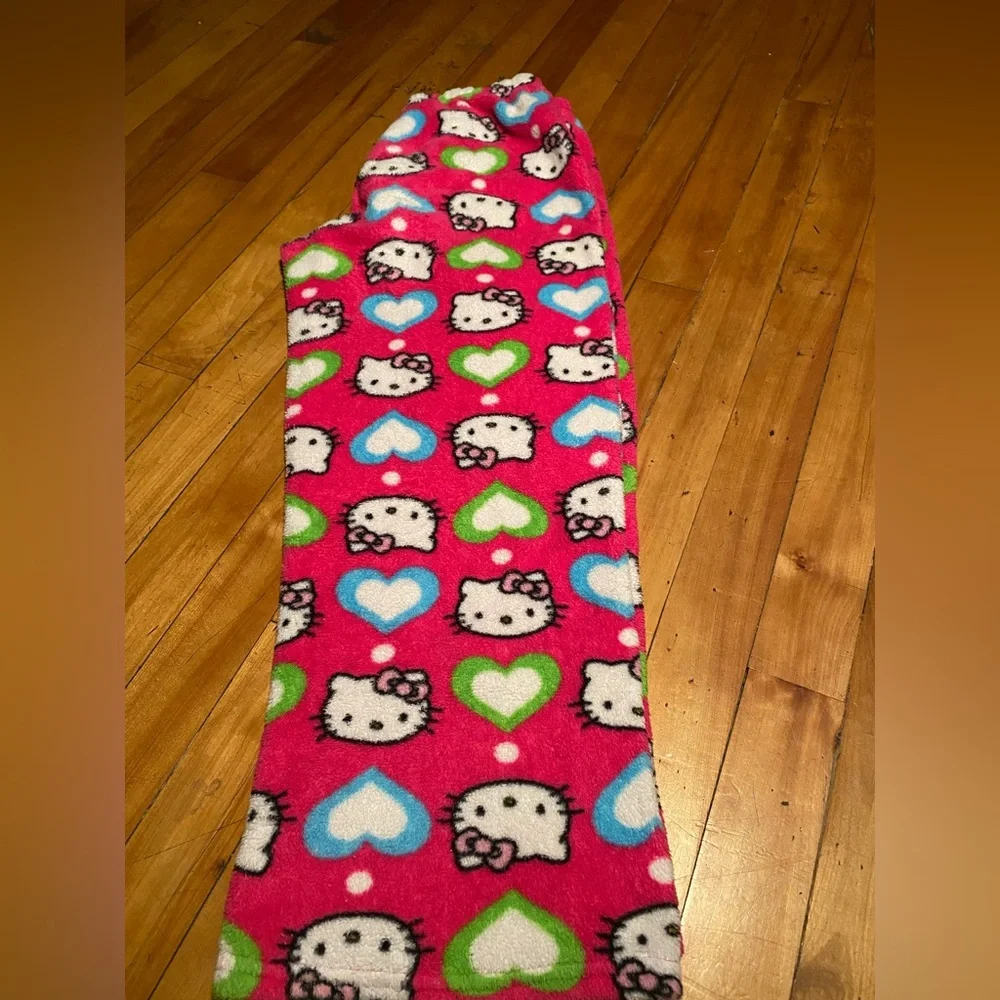 Hello Kitty - Picture 3 of 6